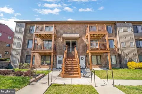 5200 Hilltop Dr #C25, Brookhaven, PA 19015