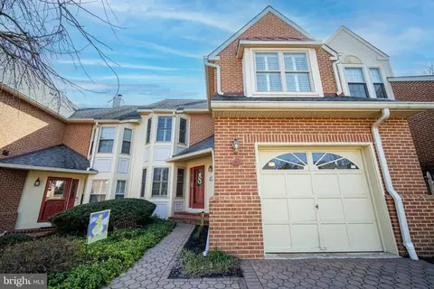 112 Springton Mews Cir, Media, PA 19063