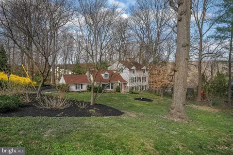 520 Montgomery Ln, Wayne, PA 19087