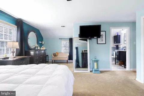 Bedroom - 200 Summit Rd, Springfield, PA 19064 photo 3 of 5