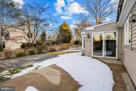 Exterior - 7 Longwood Dr, Wayne, PA 19087 photo 7 of 9