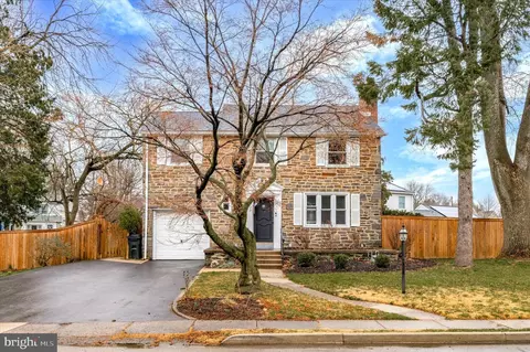 320 E Manoa Rd, Havertown, PA 19083