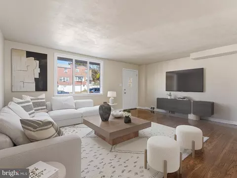 3904 Gideon Rd, Brookhaven, PA 19015