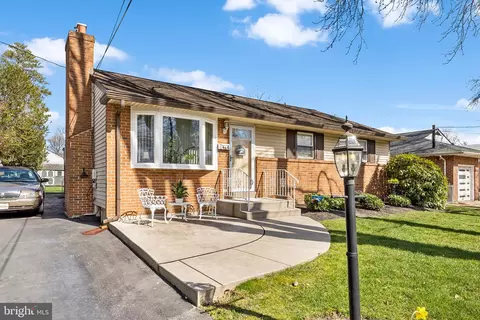 424 Lawnton Ter, Holmes, PA 19043