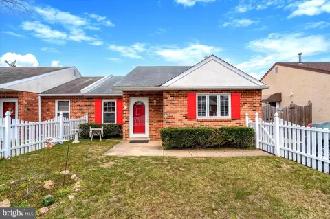 405 Marsden Ave, Essington, PA 19029