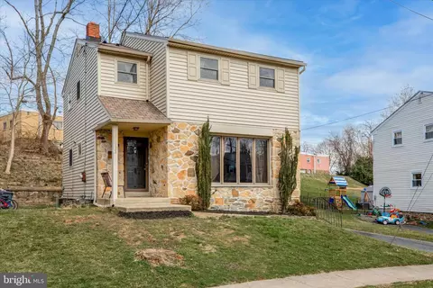 125 Lewis Rd, Havertown, PA 19083