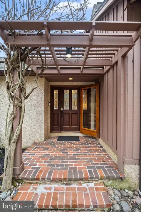 Exterior - 734 Brooke Rd, Wayne, PA 19087 photo 3 of 7
