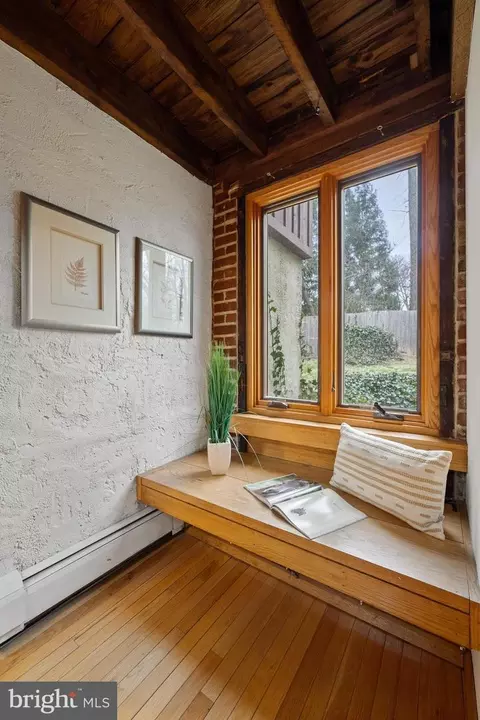Entry Way - 734 Brooke Rd, Wayne, PA 19087 photo 5 of 6
