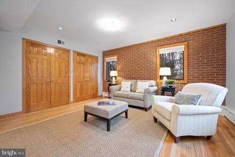 Living - 734 Brooke Rd, Wayne, PA 19087 photo 5 of 7