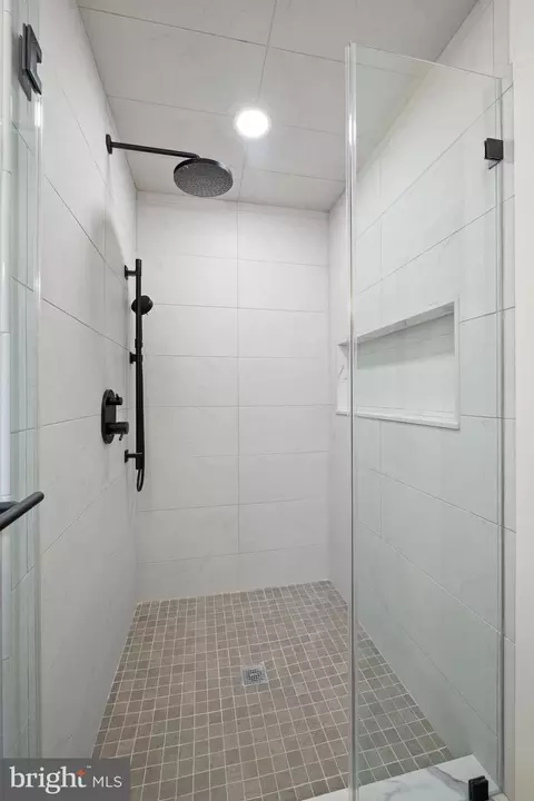 Bath - 734 Brooke Rd, Wayne, PA 19087 photo 6 of 8