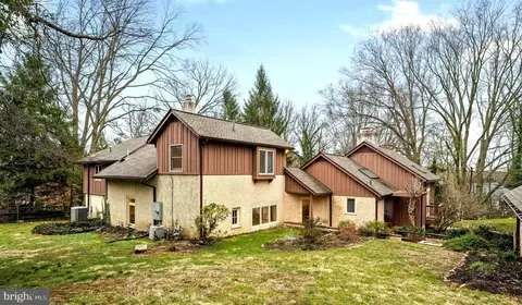 Exterior - 734 Brooke Rd, Wayne, PA 19087 photo 4 of 7