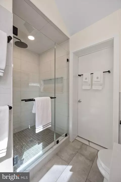 Bath - 734 Brooke Rd, Wayne, PA 19087 photo 5 of 8