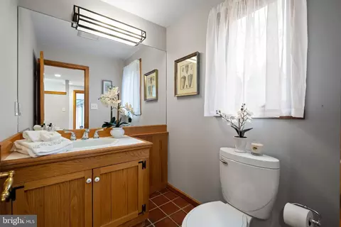 Bath - 734 Brooke Rd, Wayne, PA 19087 photo 1 of 8