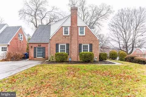 329 Fairlamb Ave, Havertown, PA 19083