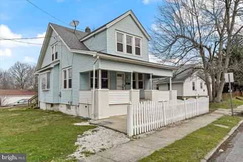 14 Taylor Ave, Boothwyn, PA 19061