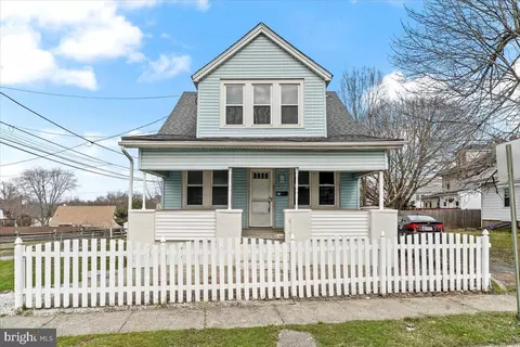 14 Taylor Ave, Boothwyn, PA 19061 photo 2