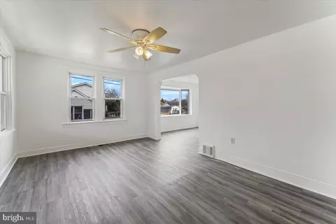 14 Taylor Ave, Boothwyn, PA 19061 photo 4