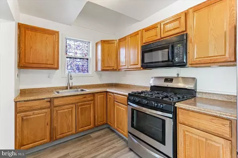14 Taylor Ave, Boothwyn, PA 19061 photo 8