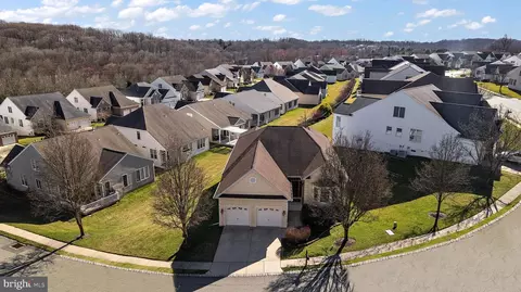40 N Valentine Dr, Garnet Valley, PA 19060
