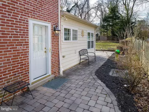 Exterior - 524 W Beechtree Ln, Wayne, PA 19087 photo 4 of 5