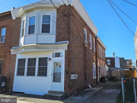 902 Saville Ave, Eddystone, PA 19022