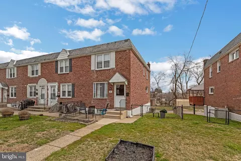 801 W Crescent Dr, Glenolden, PA 19036