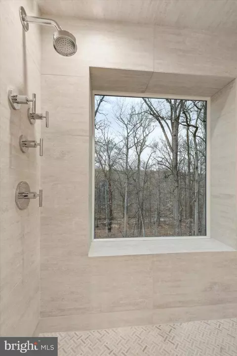 Bath - 245 Biddulph Rd, Wayne, PA 19087 photo 4 of 6