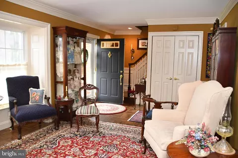 Living - 208 Jacqueline Dr, Boothwyn, PA 19061 photo 2 of 9