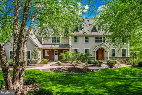 102 Feather Hill Ln, Media, PA 19063