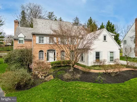 712 Haviland Dr, Bryn Mawr, PA 19010