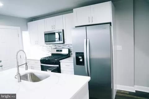 7060 Greenwood Ave, Upper Darby, PA 19082