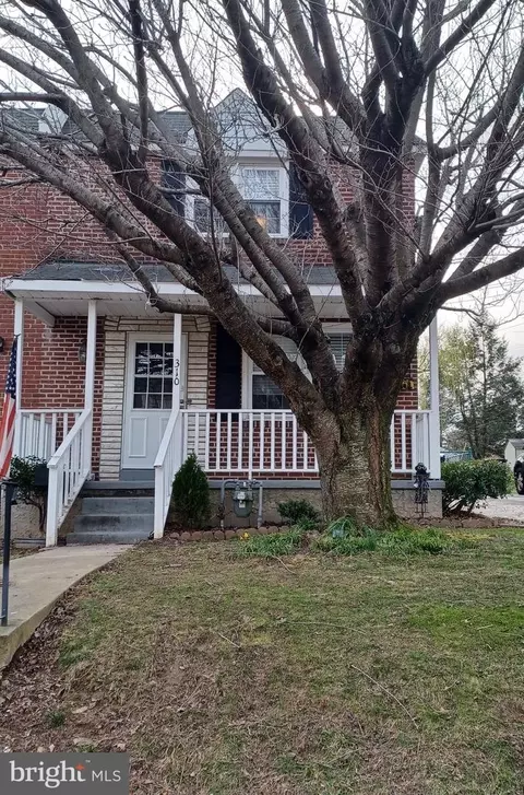 310 Holland St, Crum Lynne, PA 19022