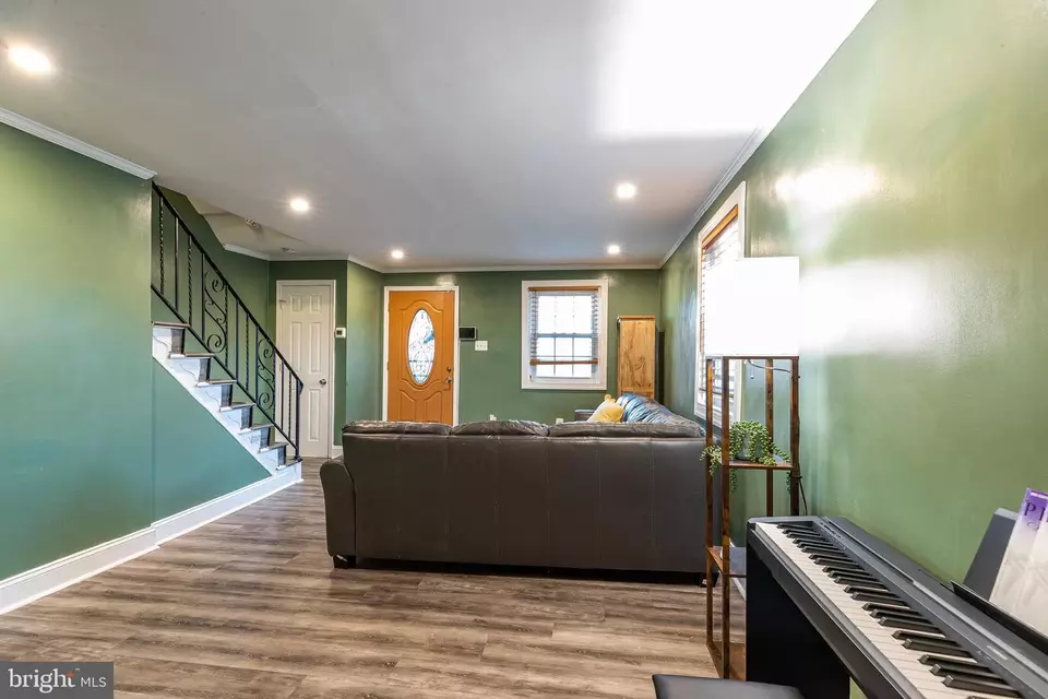 Entry Way - 938 Delview Dr, Folcroft, PA 19032 photo 6 of 10