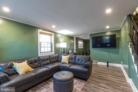 Entry Way - 938 Delview Dr, Folcroft, PA 19032 photo 1 of 10