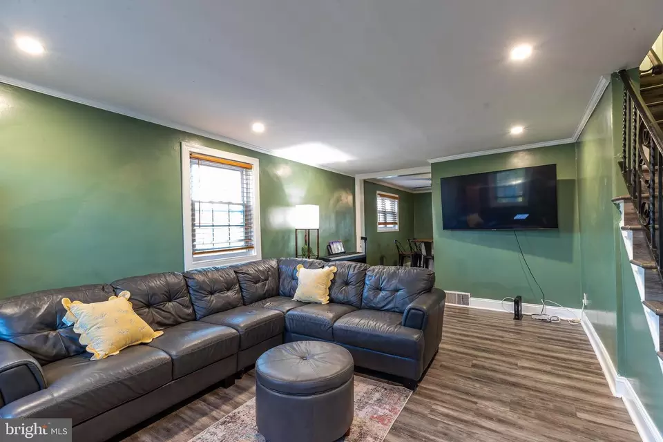 Entry Way - 938 Delview Dr, Folcroft, PA 19032 photo 1 of 10