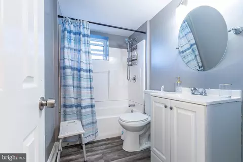 Bath - 938 Delview Dr, Folcroft, PA 19032 photo 1 of 1