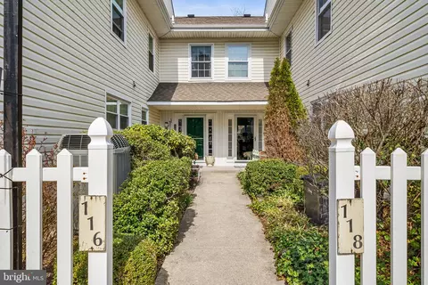 116 Briarcliff Ct, Glen Mills, PA 19342