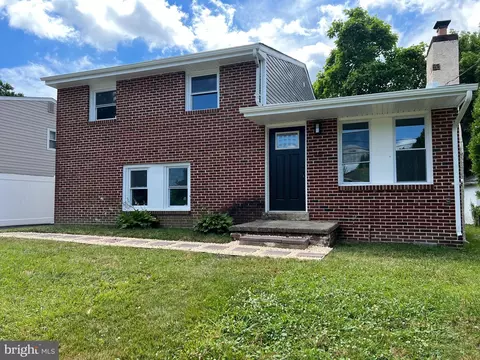 49 Broadway Ave, Aston, PA 19014