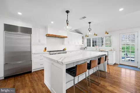 Kitchen - 252 Ravenscliff, Wayne, PA 19087 photo 2 of 4