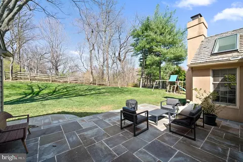 Exterior - 252 Ravenscliff, Wayne, PA 19087 photo 3 of 4