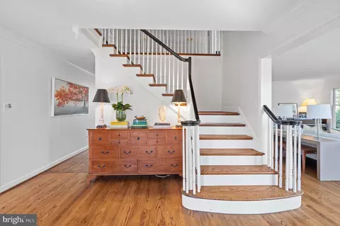 Entry Way - 252 Ravenscliff, Wayne, PA 19087 photo 1 of 8