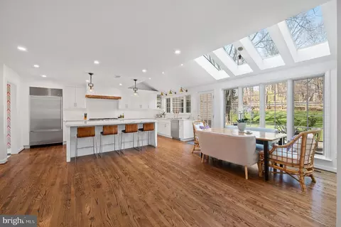 Kitchen - 252 Ravenscliff, Wayne, PA 19087 photo 3 of 4