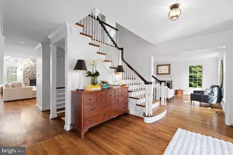 Entry Way - 252 Ravenscliff, Wayne, PA 19087 photo 3 of 8