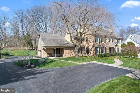 Exterior - 252 Ravenscliff, Wayne, PA 19087 photo 2 of 4