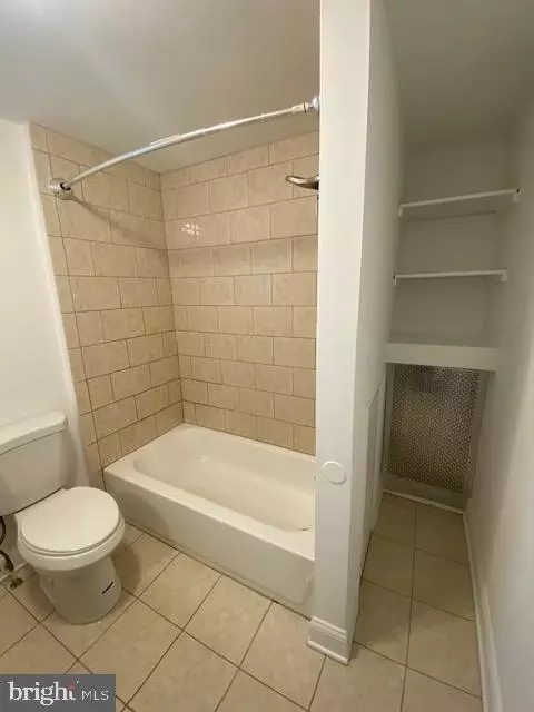 Bath - 3 E 9th St, Marcus Hook, PA 19061 photo 2 of 4