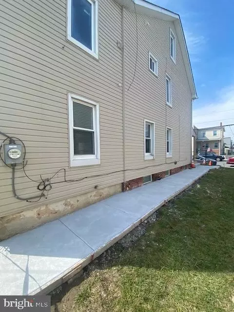 Exterior - 3 E 9th St, Marcus Hook, PA 19061 photo 2 of 2
