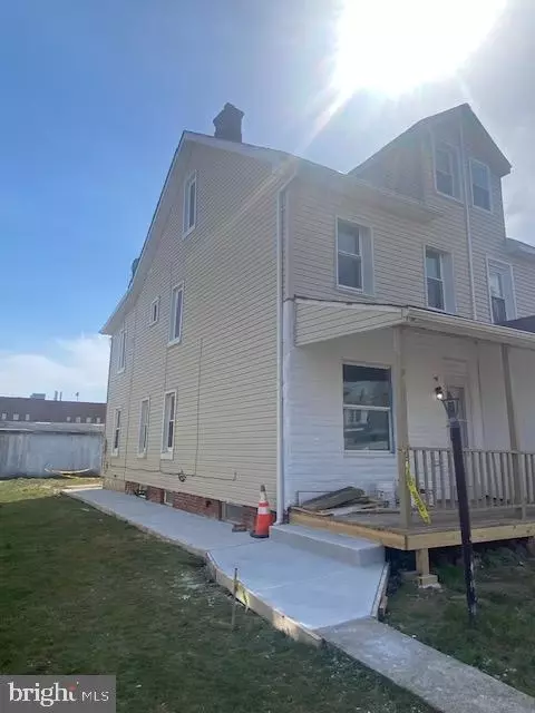 3 E 9th St, Marcus Hook, PA 19061