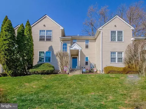 297 Wexford Dr, Aston, PA 19014