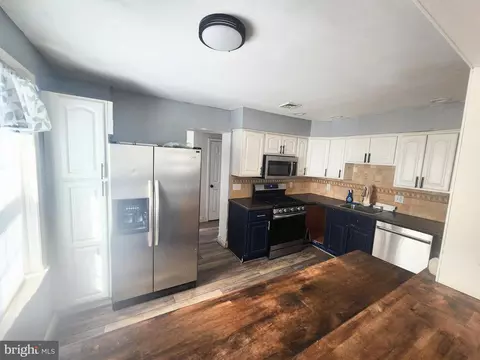 Entry Way - 268 Powell Rd, Springfield, PA 19064 photo 1 of 1