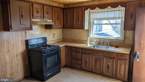 815 Pleasant Ave, Marcus Hook, PA 19061 photo 9